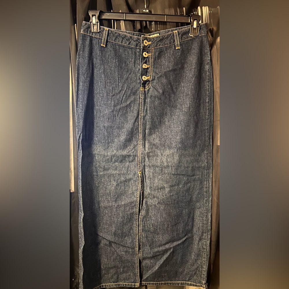 Guess Dark Blue Denim Skirt with Button Detail size 32